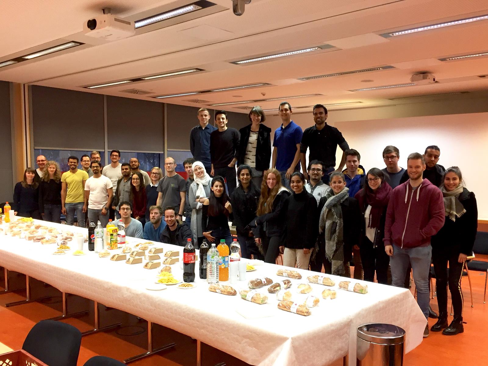 Photo de groupe Robotix repas